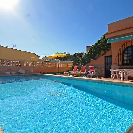 Holiday Villa Vazquez *